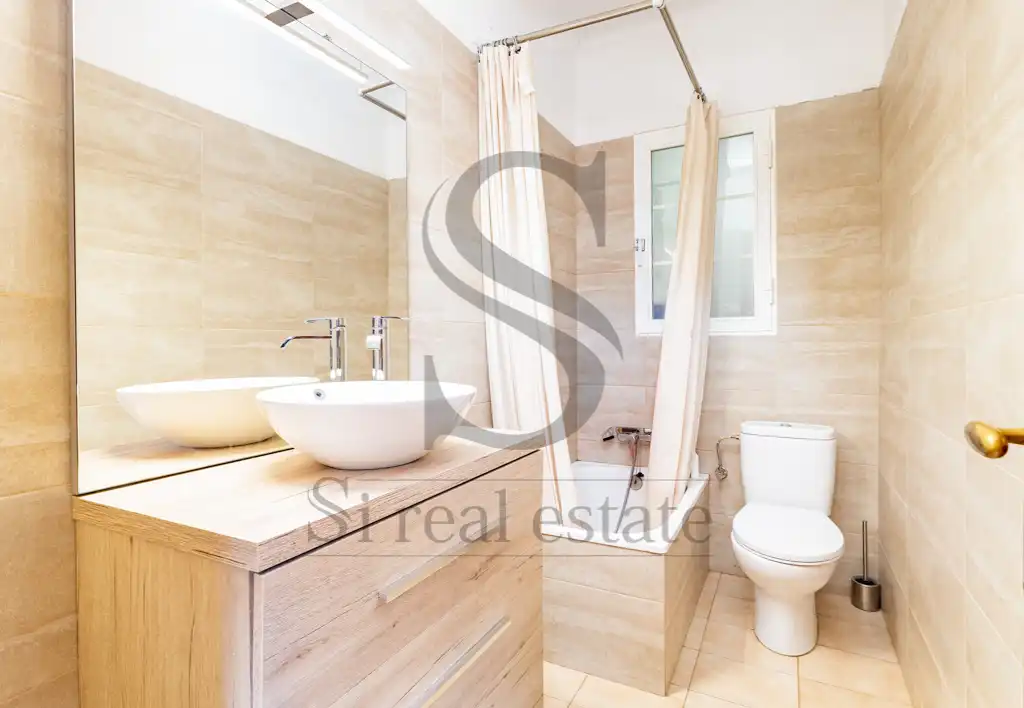 Vista exterior de Ático en venta en Barcelona con Aire acondicionado, Calefacción y Parquet
