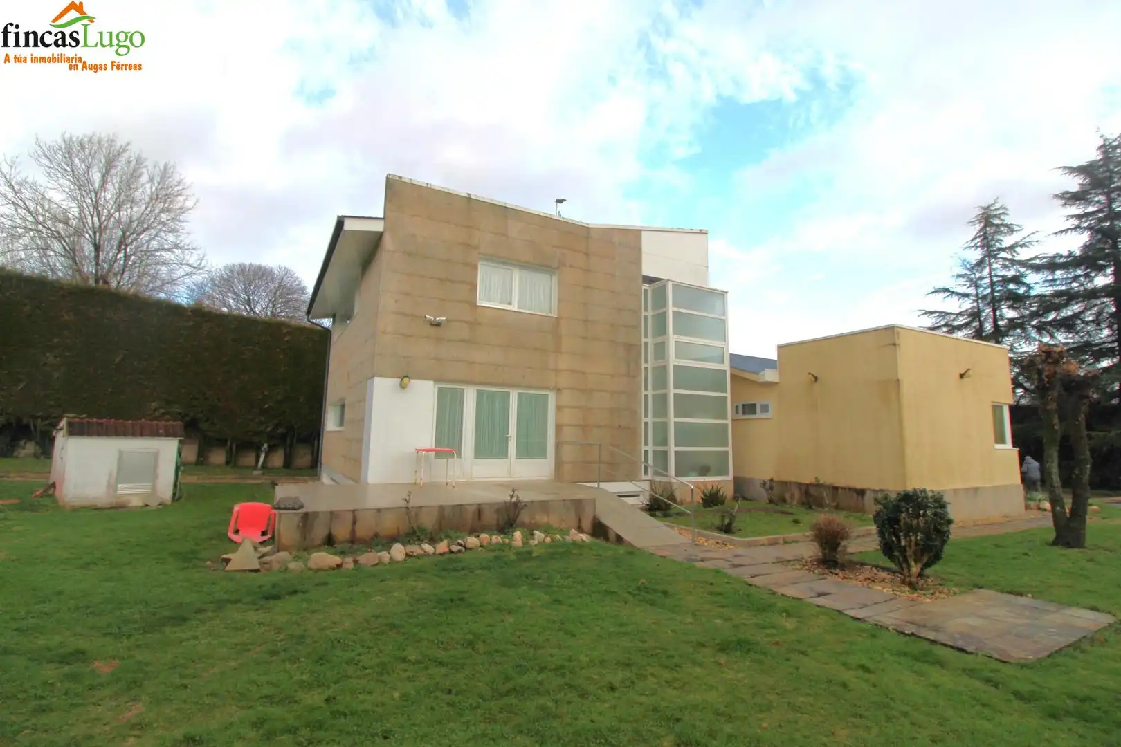 Vista exterior de Casa o chalet en venta en Guntín con Calefacción, Jardín privado y Terraza