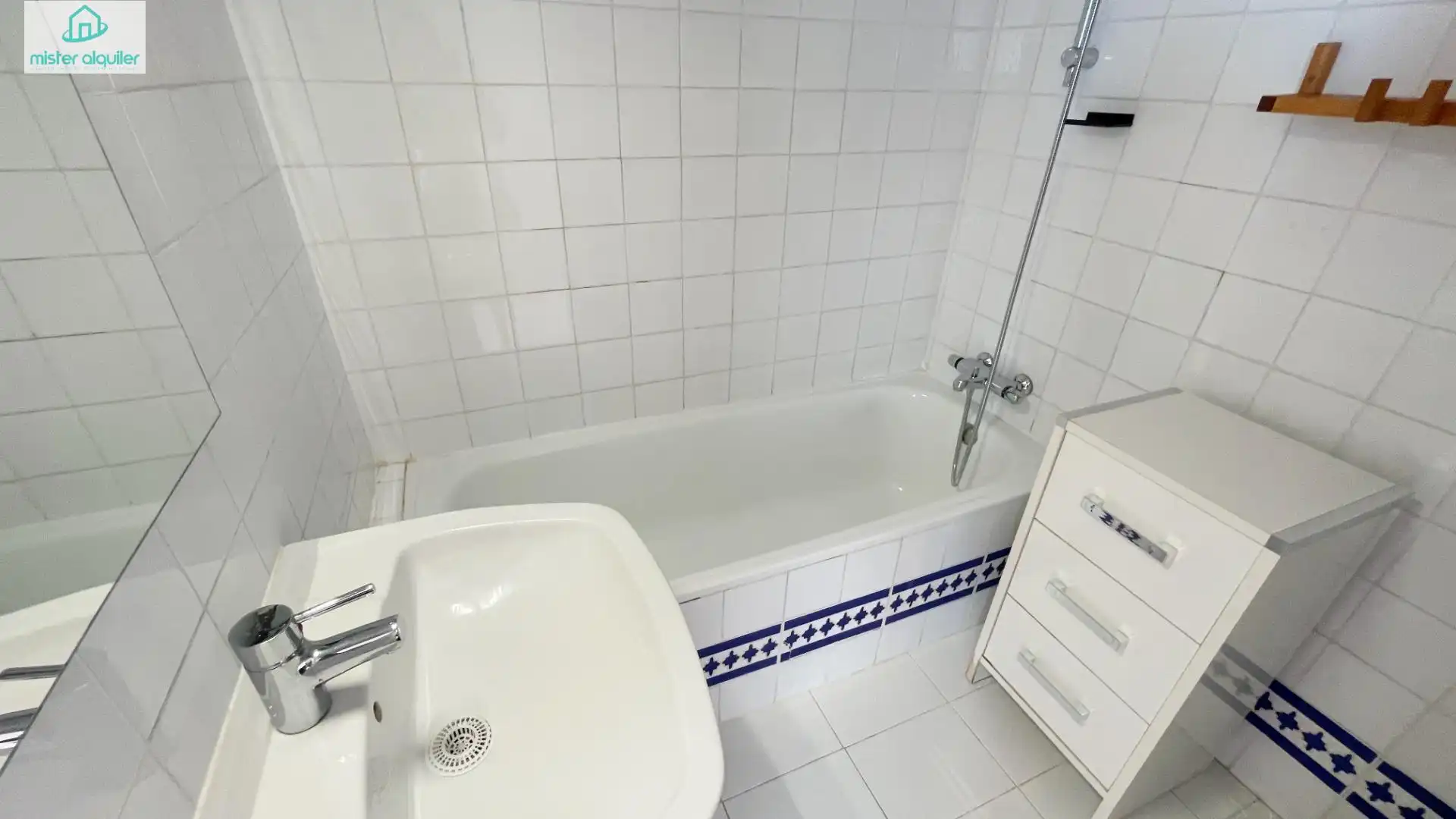 Baño de Casa o chalet de alquiler en El Campello con Calefacción, Terraza y Amueblado