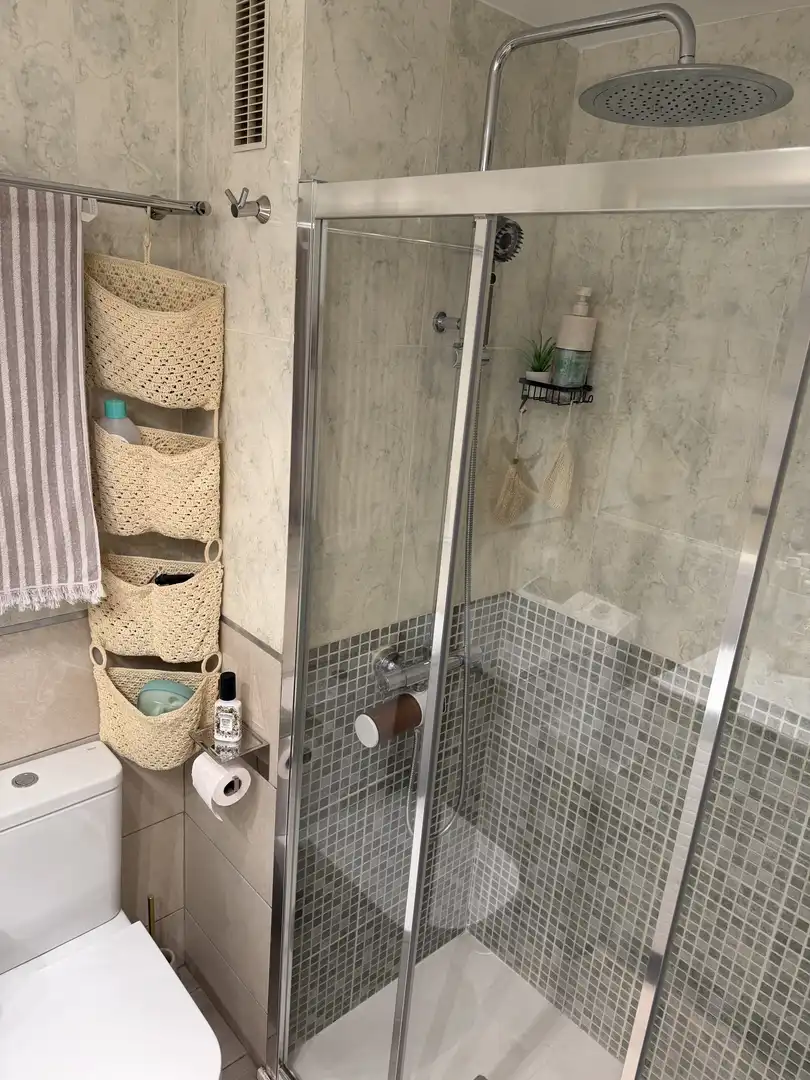 Baño de Piso en venta en  Madrid Capital con Aire acondicionado y Piscina