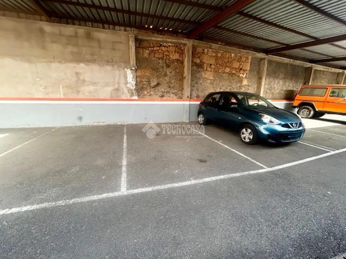 Parkplatz von Garage zum Verkauf in Arafo