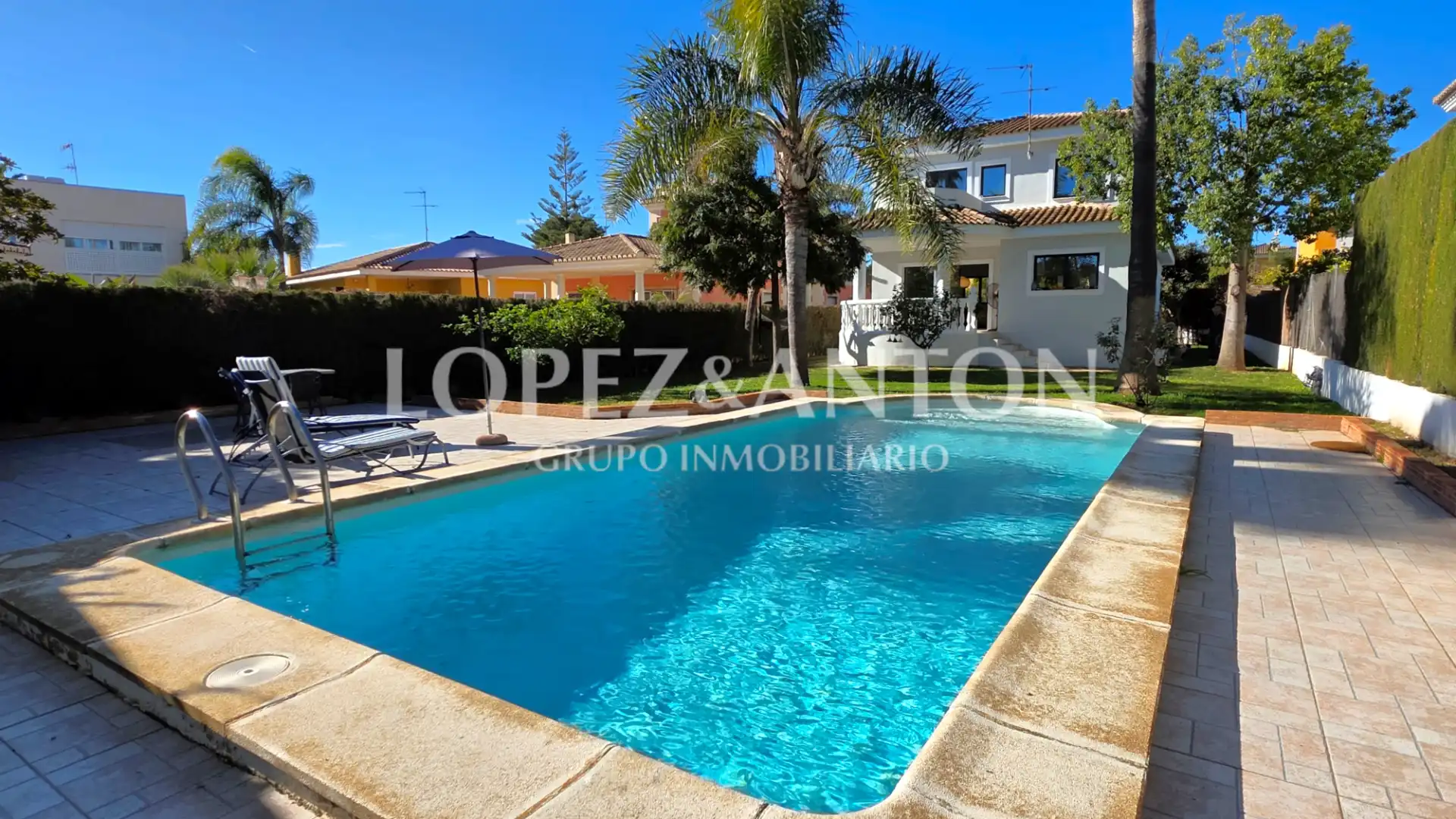 Vista exterior de Casa o chalet en venta en L'Eliana con Aire acondicionado, Calefacción y Jardín privado