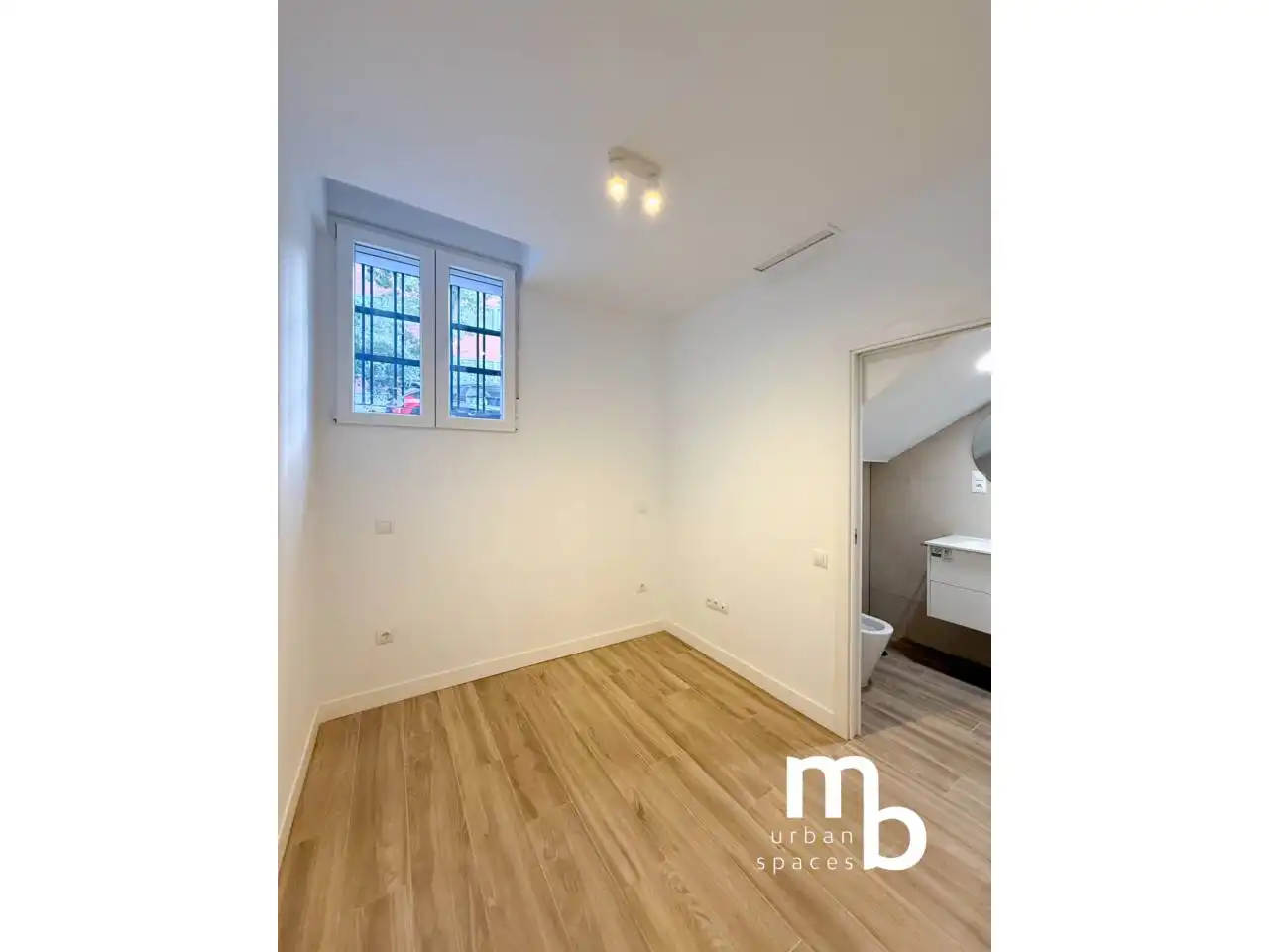 Bedroom of Flat for sale in Madrid  with Air Conditioner and Heating