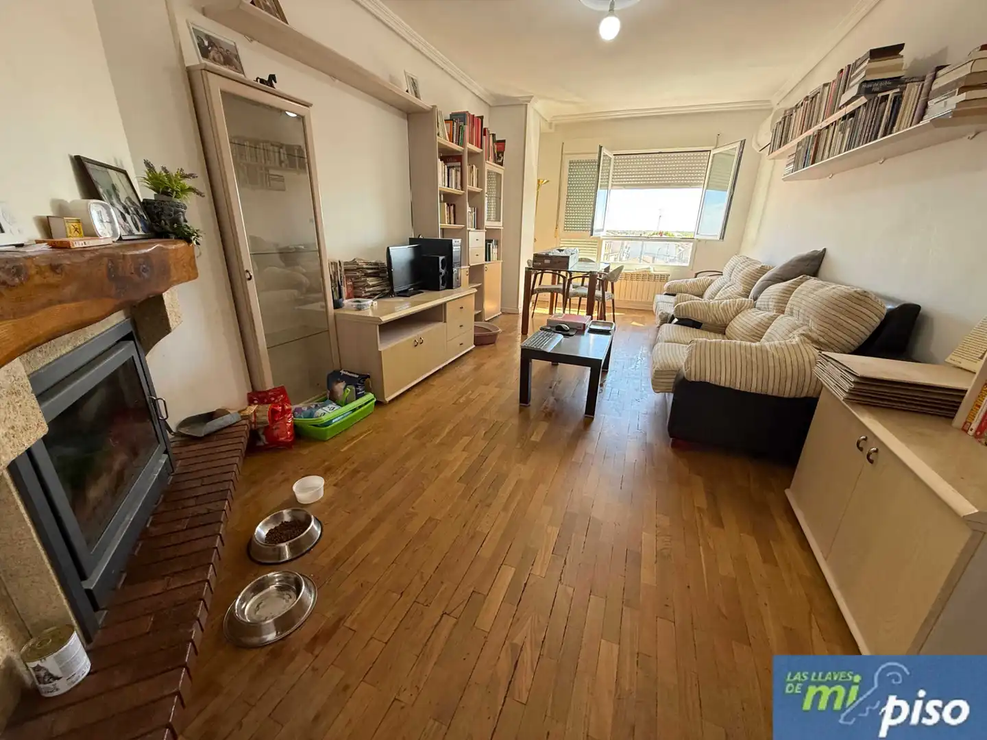 Sala d'estar de Pis en venda en Montemayor de Pililla amb Calefacció, Parquet i Terrassa