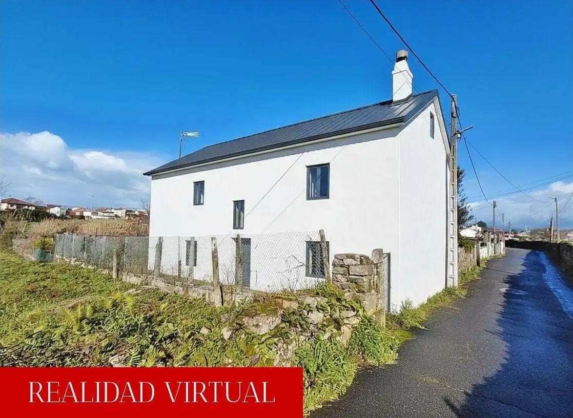 Vista exterior de Casa o xalet en venda en Vilagarcía de Arousa amb Jardí privat, Terrassa i Traster