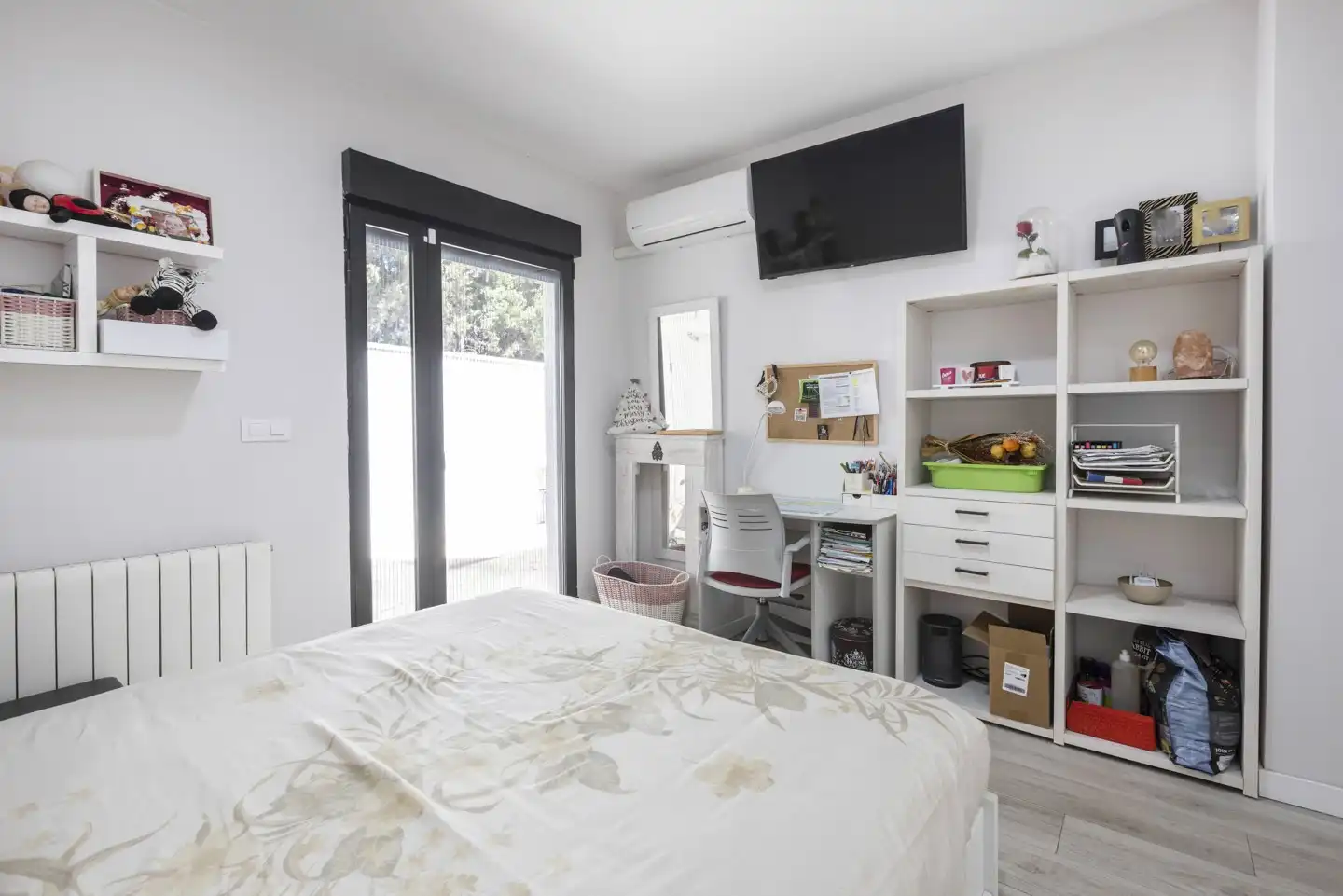 Habitación de Casa adosada en venta en L'Eliana con Aire acondicionado y Jardín privado