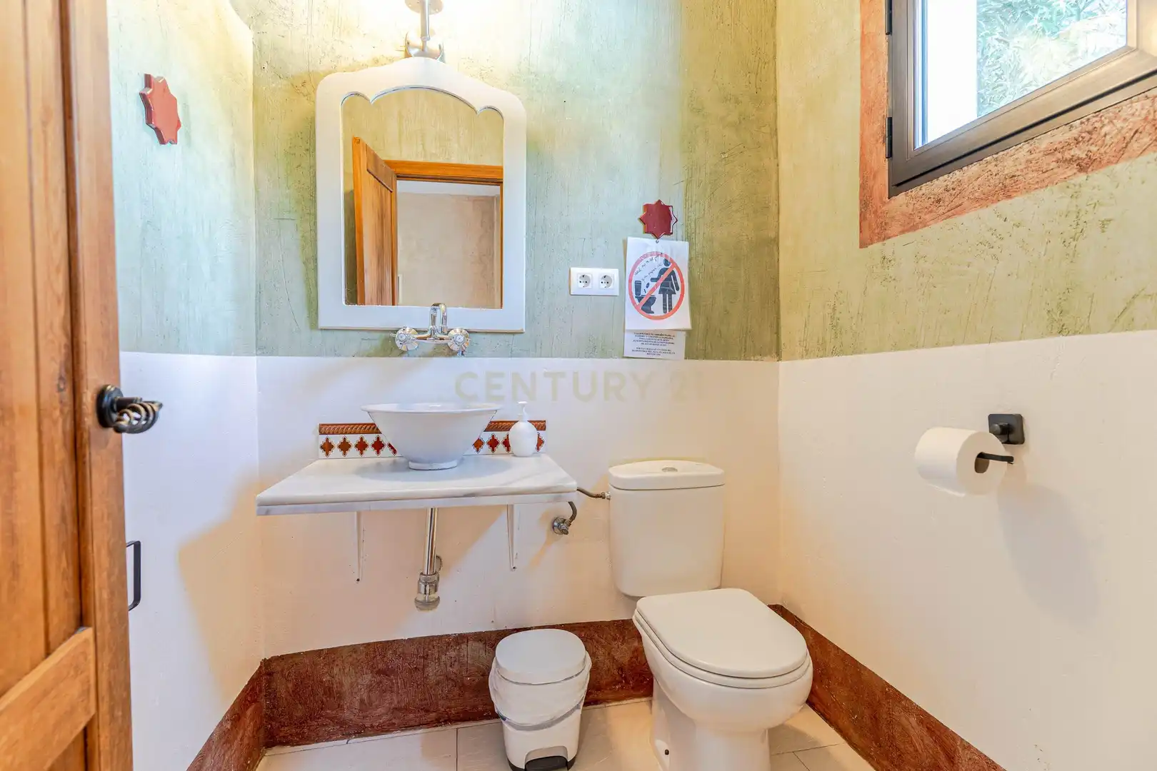 Bathroom of Houses for sale in Pinos Genil  with Air Conditioner, Private garden and Furnished