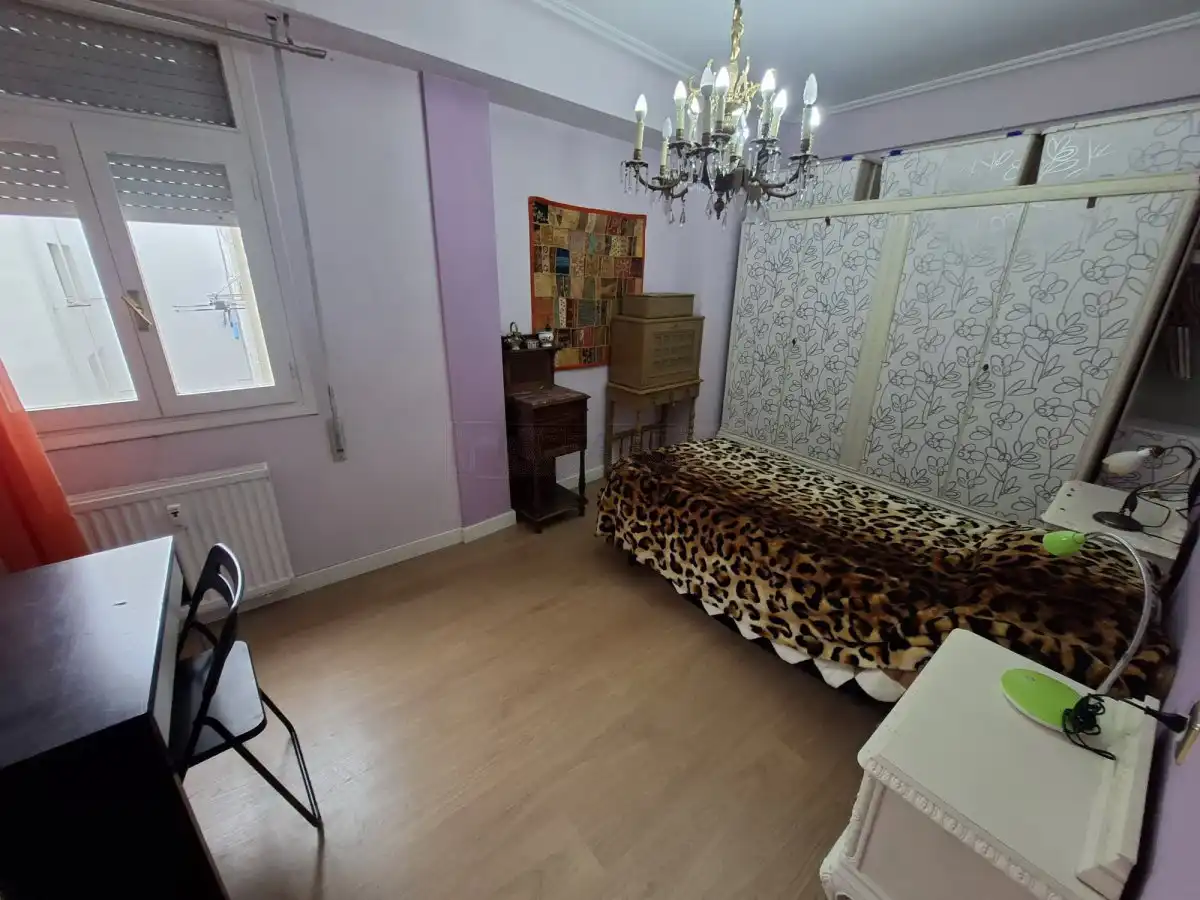 Bedroom of Flat for sale in Lovaina