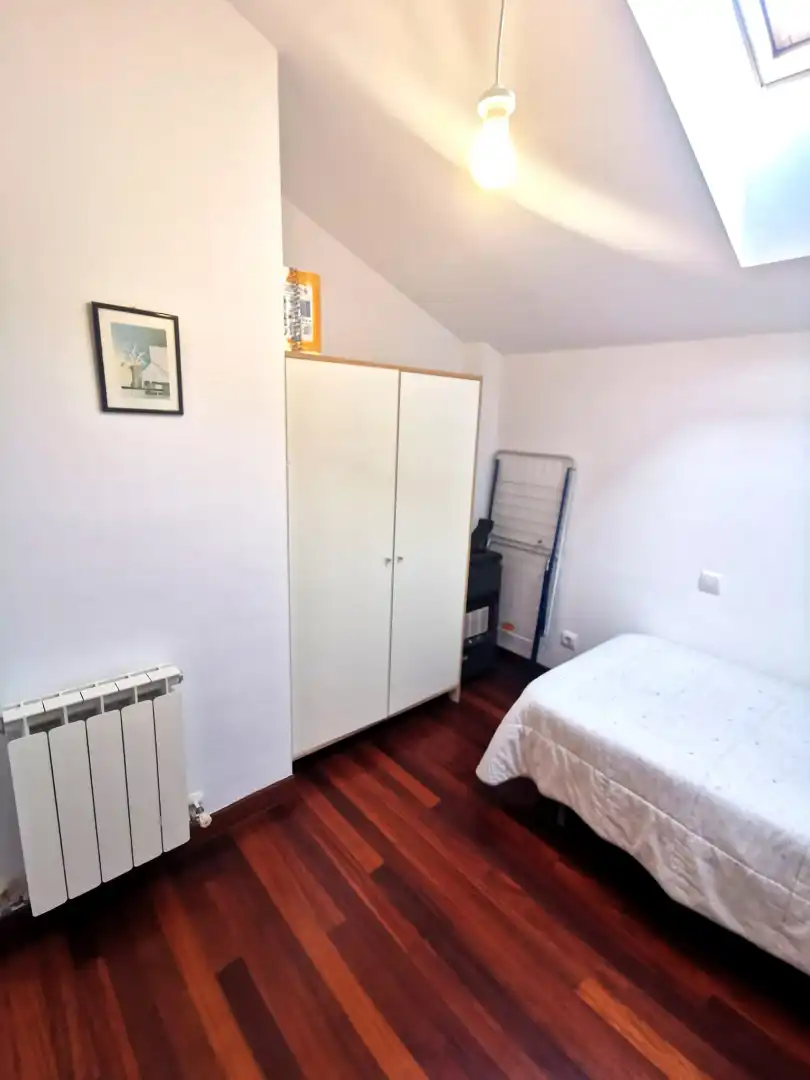 Habitación de Ático en venta en Castro-Urdiales con Calefacción, Terraza y Trastero