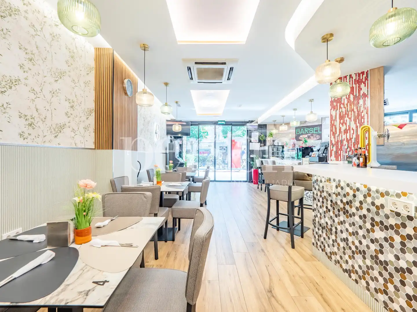 Business premises for transfer in L'Eixample, imagen 9