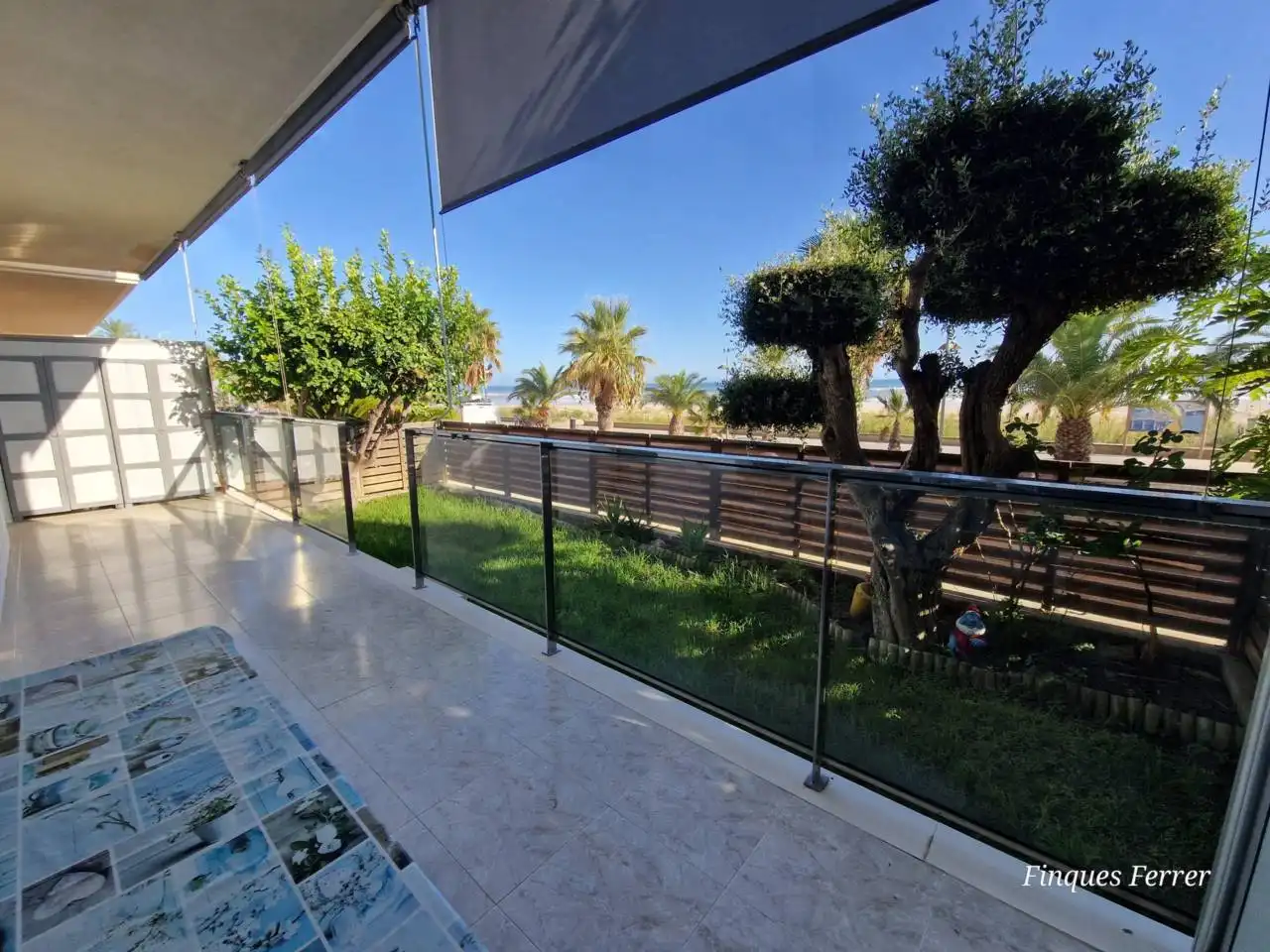 Terraza de Piso de alquiler en Cubelles con Aire acondicionado, Calefacción y Jardín privado