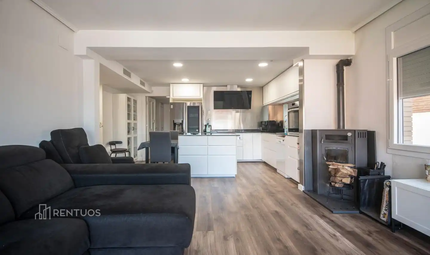Sala de estar de Piso en venta en Molins de Rei con Aire acondicionado, Parquet y Terraza