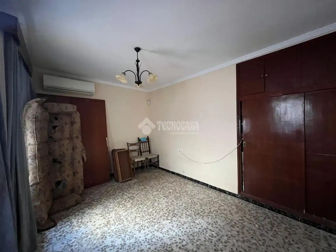 Dormitori de Casa o xalet en venda en Carmona amb Aire condicionat i Alarma