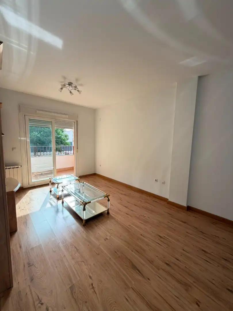 Wohnzimmer von Wohnung zur Miete in Maracena mit Heizung, Parkett und Terrasse