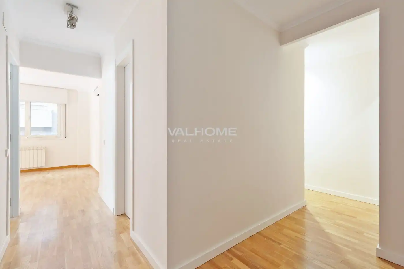 Wohnung zum Verkauf in Sant Cugat del Vallès mit Klimaanlage, Heizung und Parkett