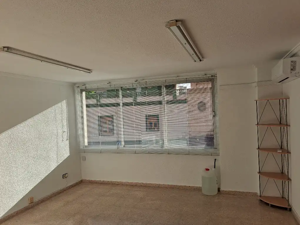 Office space to rent in Plaza de Toros - Avenida Chapí - Trinquete
