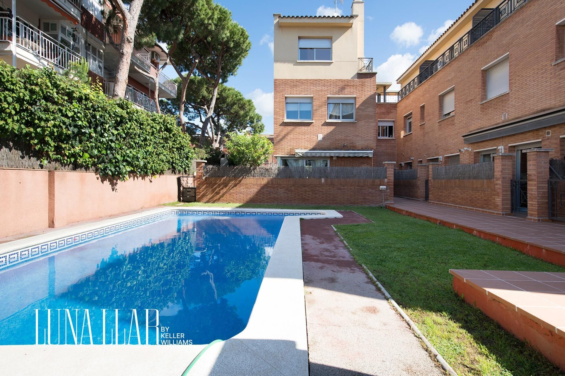 Single-family semi-detached for sale in La Pineda
