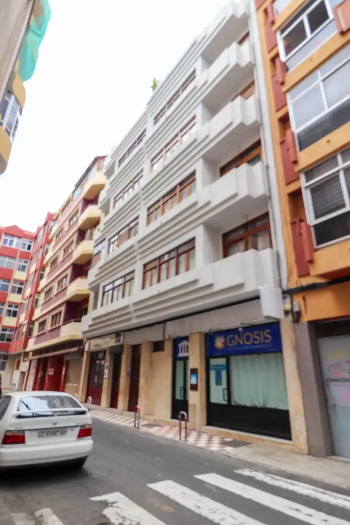 Piso con terraza en venta en Centro