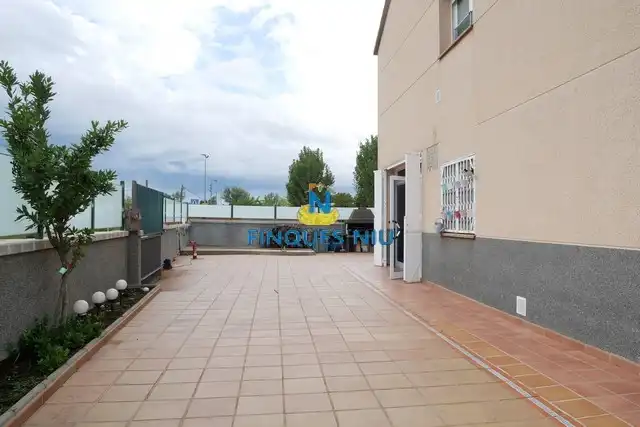 Parking of Houses for sale in Centre