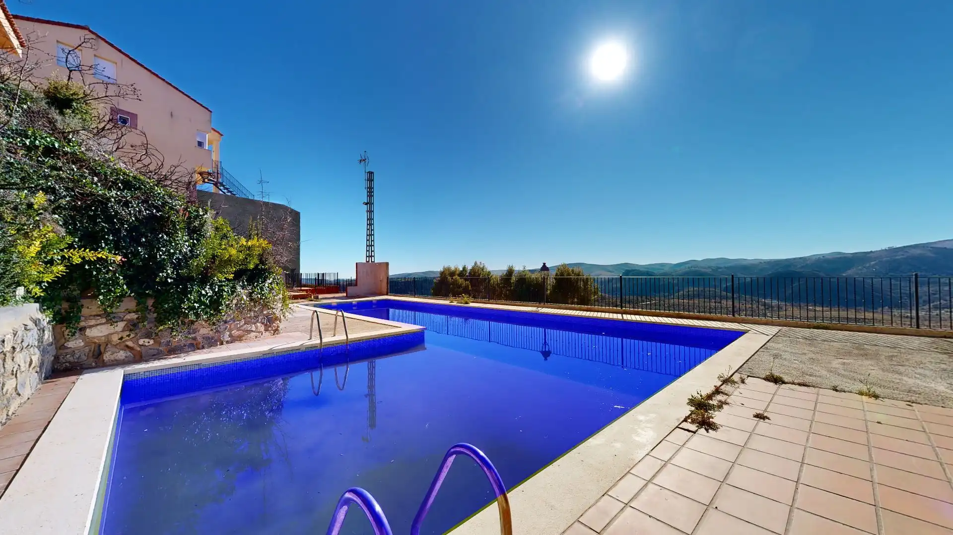 Piscina de Casa adosada en venda en Toràs amb Calefacció, Jardí privat i Terrassa