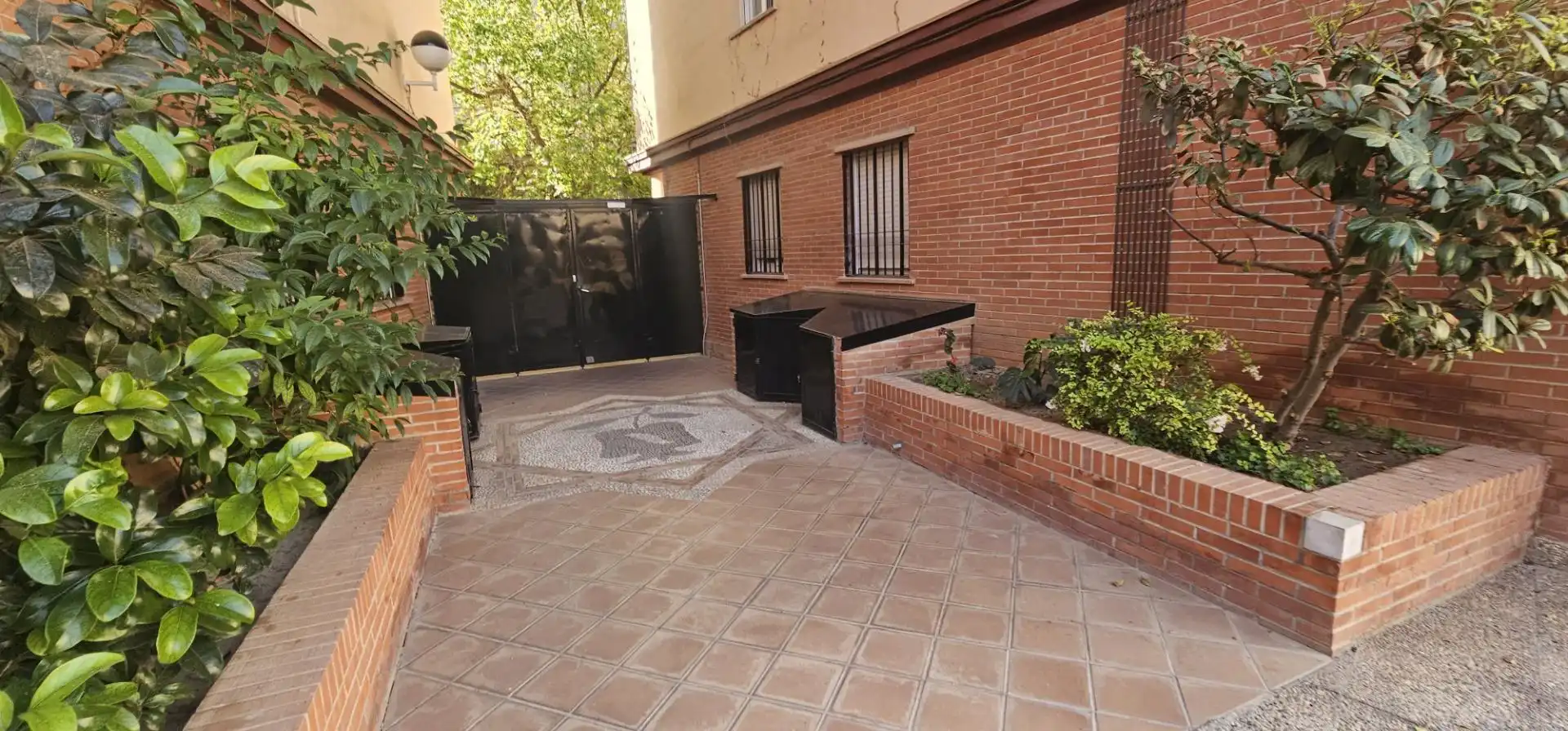 Terrasse von Garage zum Verkauf in Granada
