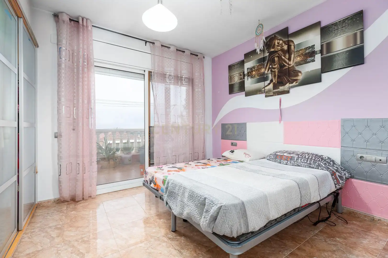 Dormitori de Casa o xalet en venda en El Montmell amb Aire condicionat, Jardí privat i TV