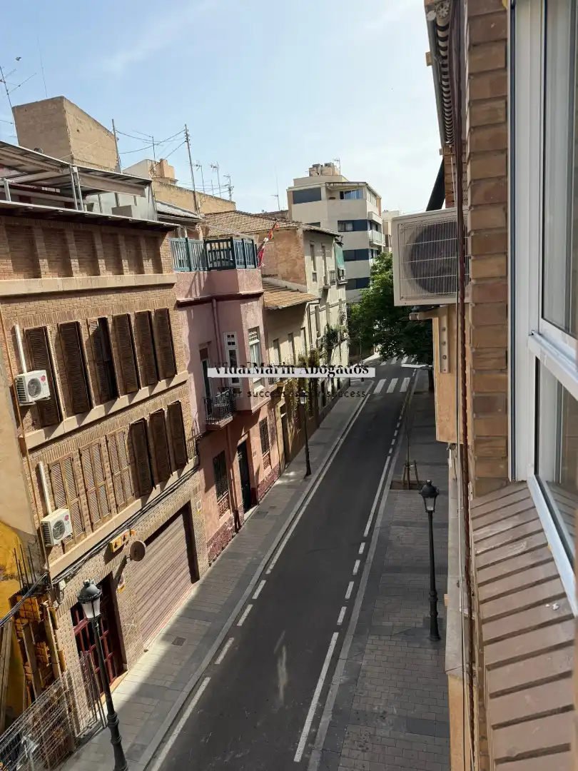 Vista exterior de Piso de alquiler en Alicante / Alacant con Aire acondicionado, Amueblado y Balcón