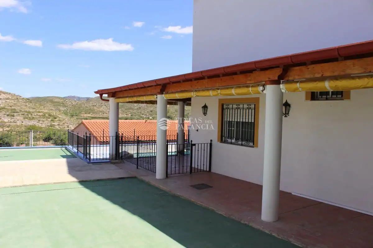 Terraza de Casa o chalet en venta en Soneja con Aire acondicionado, Trastero y Piscina