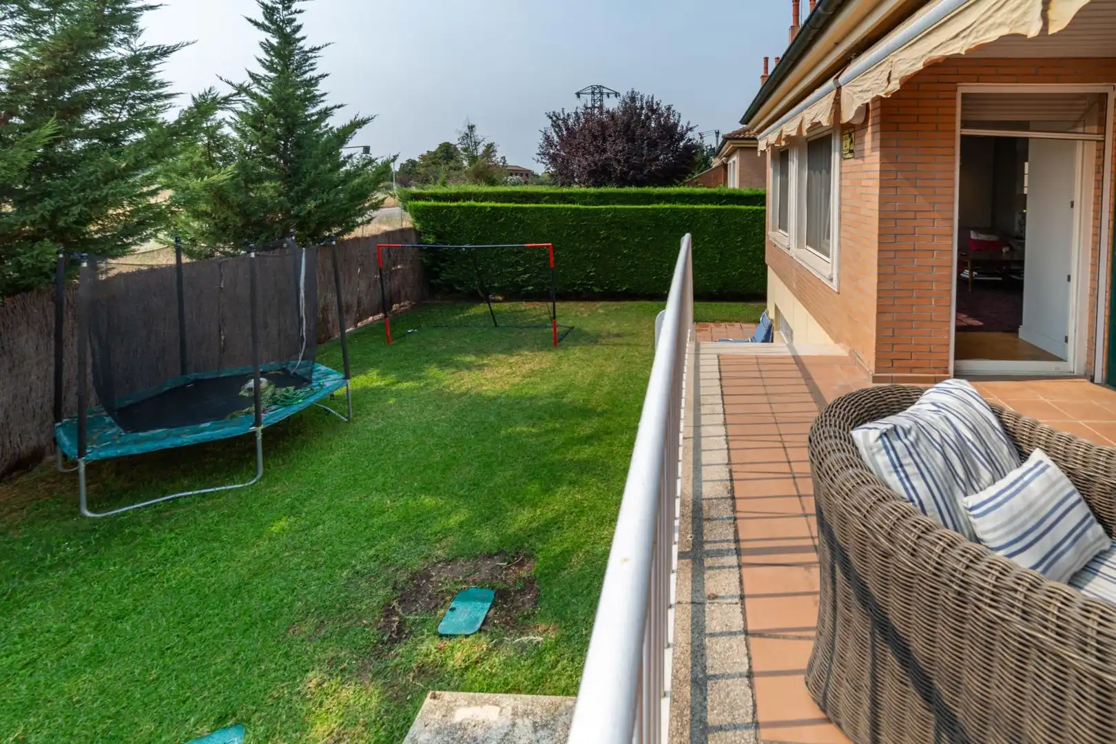 Jardín de Casa adosada en venta en Simancas con Calefacción, Jardín privado y Alarma