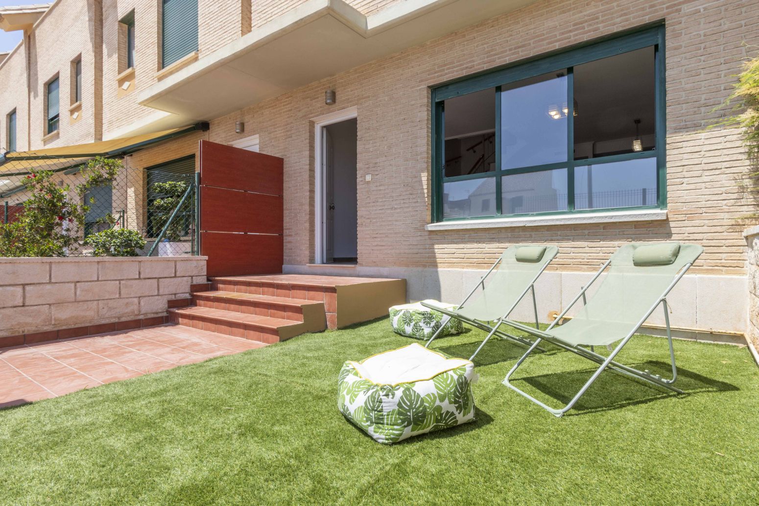 Terrassa de Casa adosada en venda en Foios amb Aire condicionat, Calefacció i Jardí privat