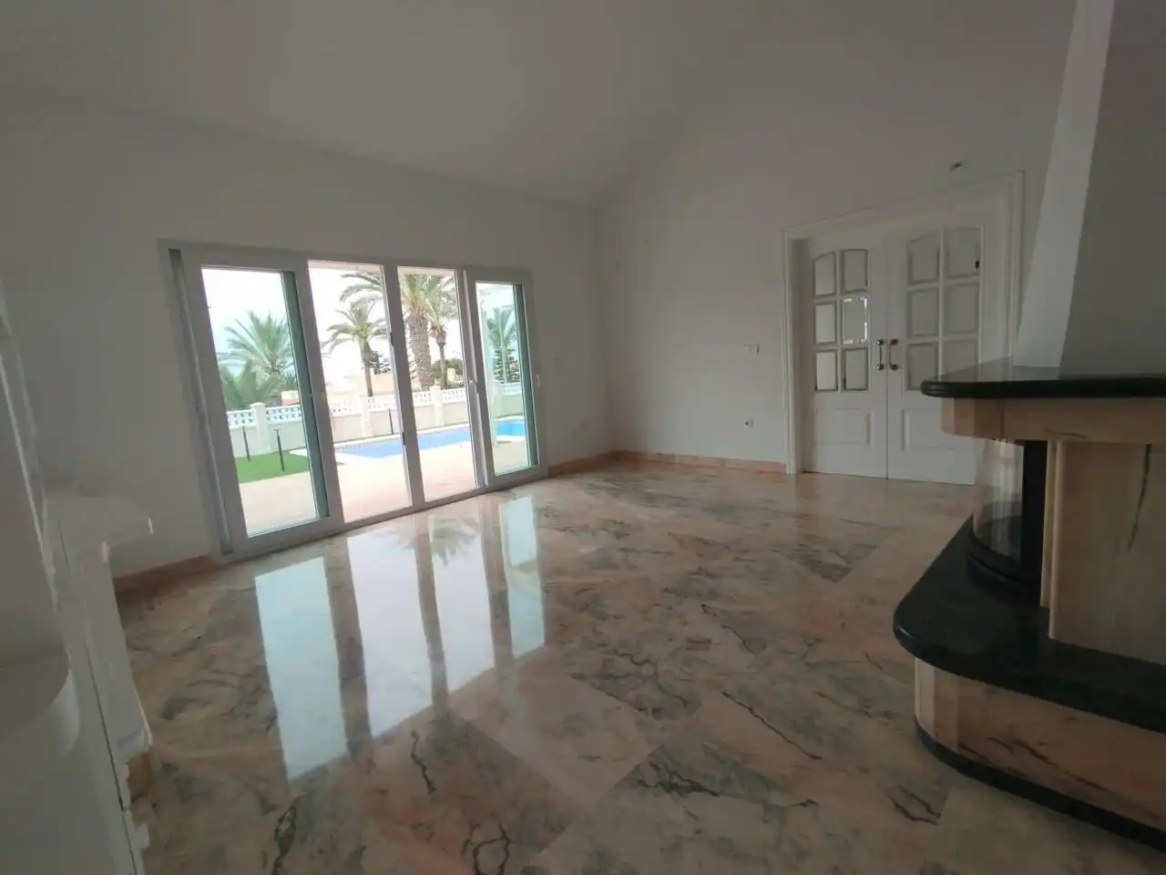 Sala de estar de Casa o chalet en venta en El Ejido con Aire acondicionado, Calefacción y Jardín privado
