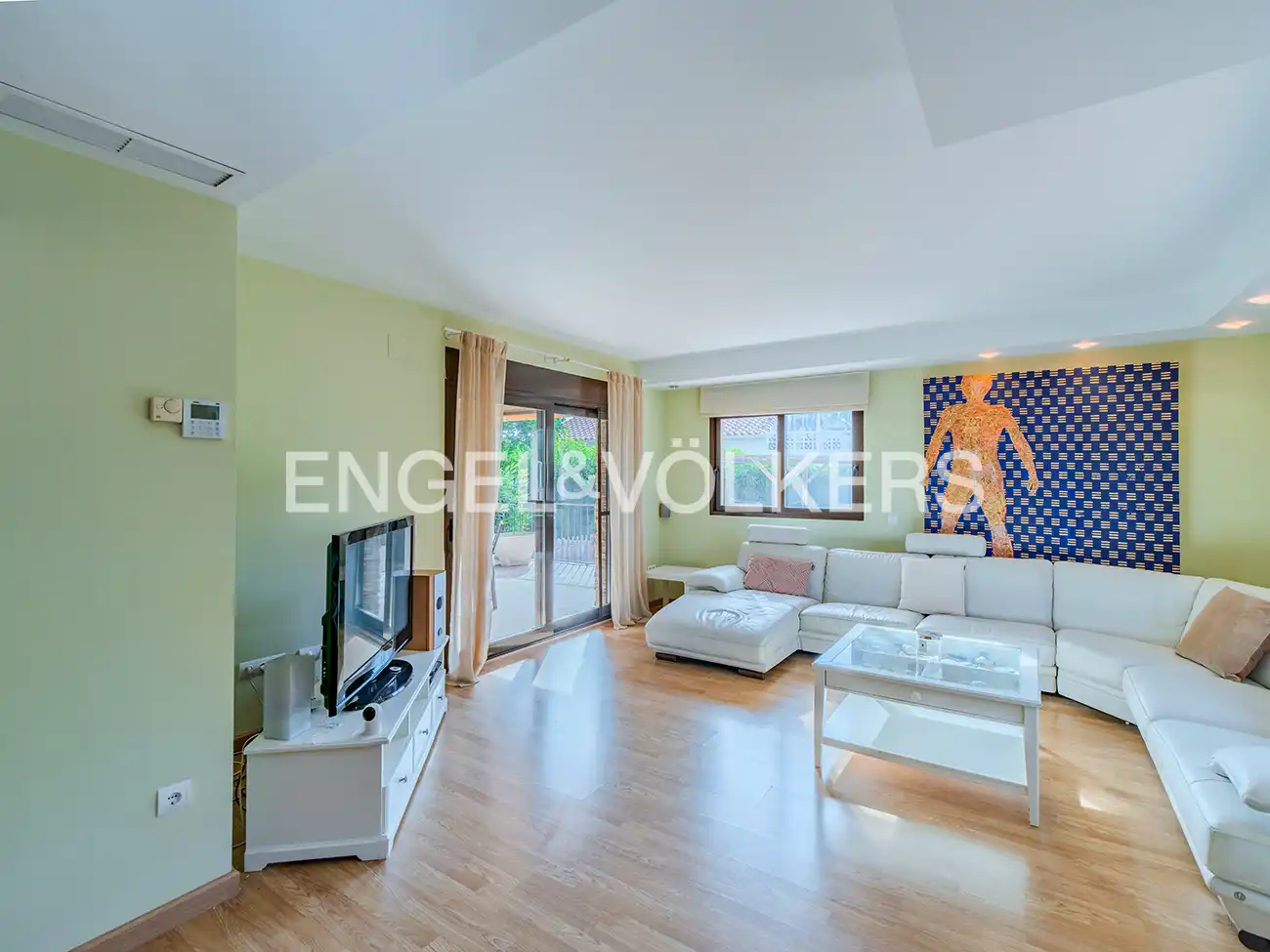 Sala de estar de Casa o chalet en venta en El Campello con Aire acondicionado, Calefacción y Jardín privado