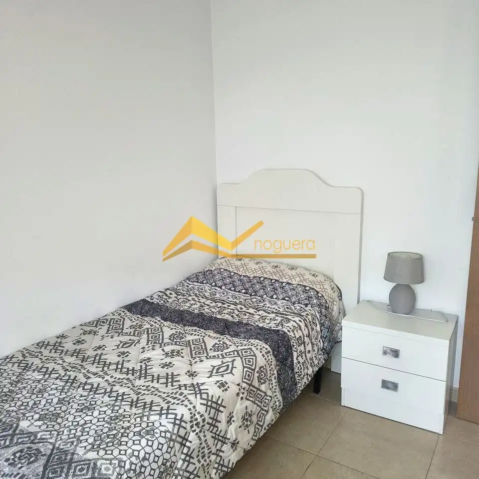 Habitación de Piso en venta en Linares con Amueblado y Balcón