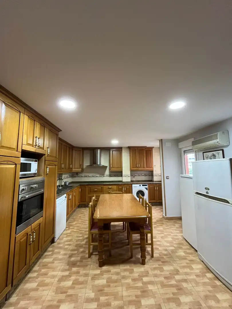 Wohnung zur Miete in Avenida de Cervantes, Bola de Oro