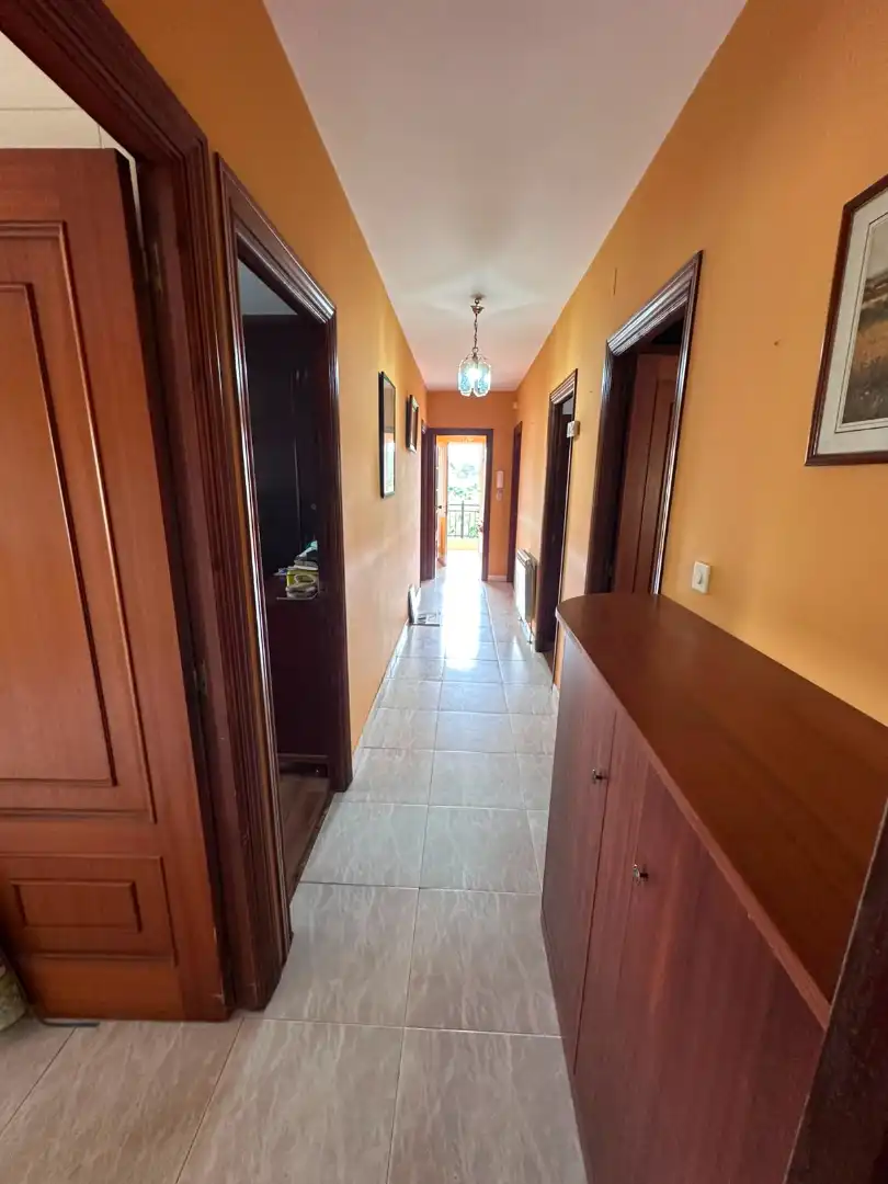 Casa o xalet en venda en Cambre  amb Calefacció, Moblat i Balcó
