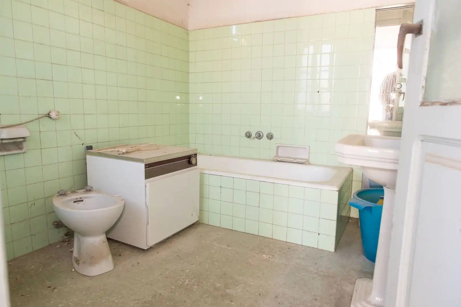 Badezimmer von Country house zum Verkauf in Toral de los Vados mit Heizung