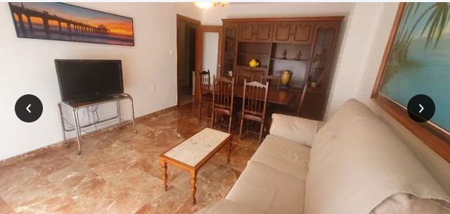 Living room of Flat to rent in  Granada Capital  with Air Conditioner, Heating and Furnished