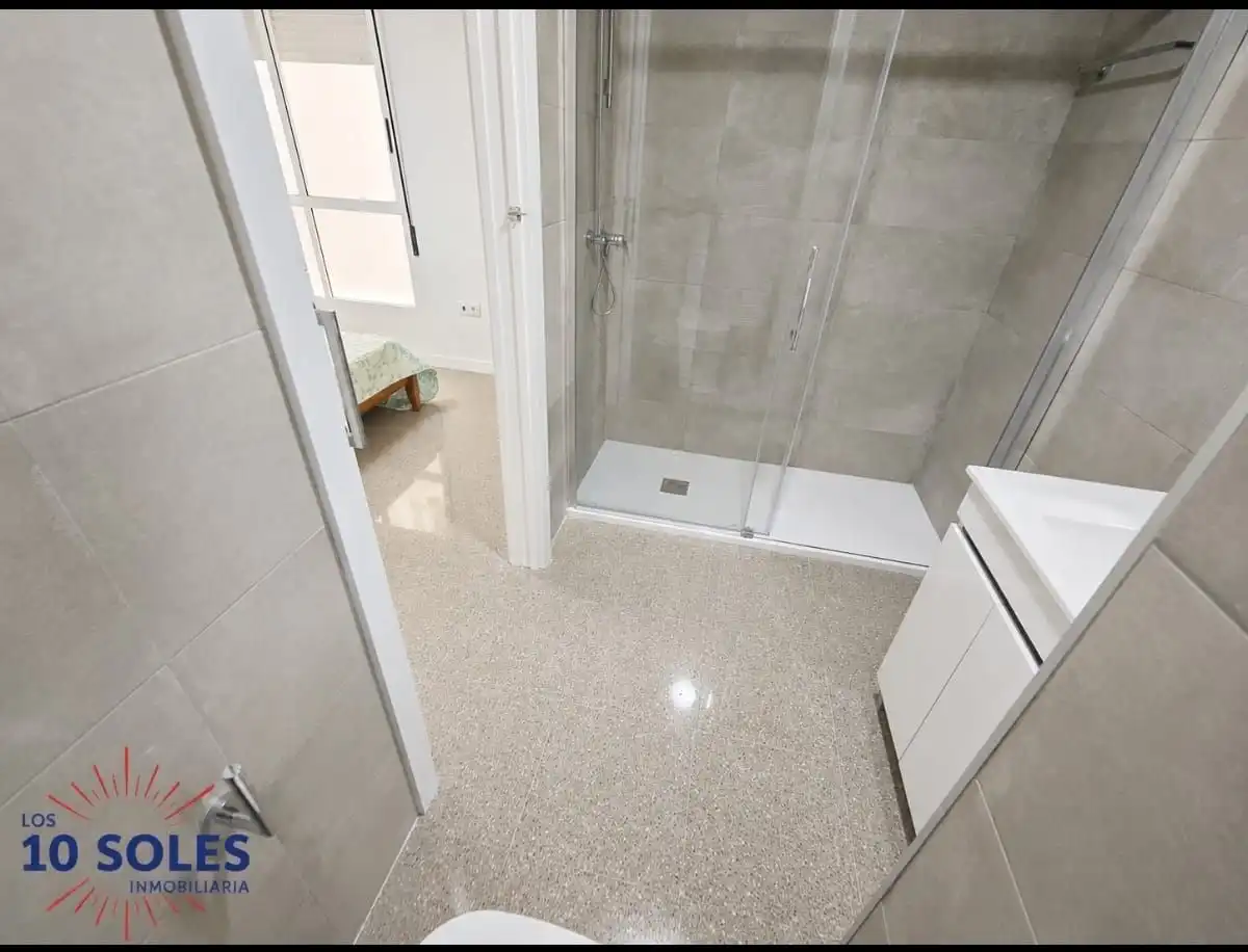 Bany de Apartament de lloguer en Orihuela amb Moblat