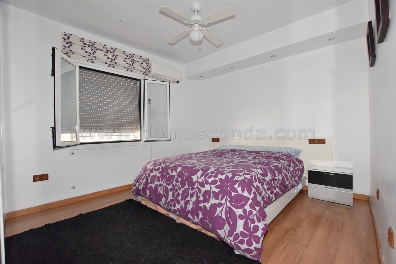 Bedroom of Flat to rent in Ronda  with Air Conditioner, Heating and Furnished