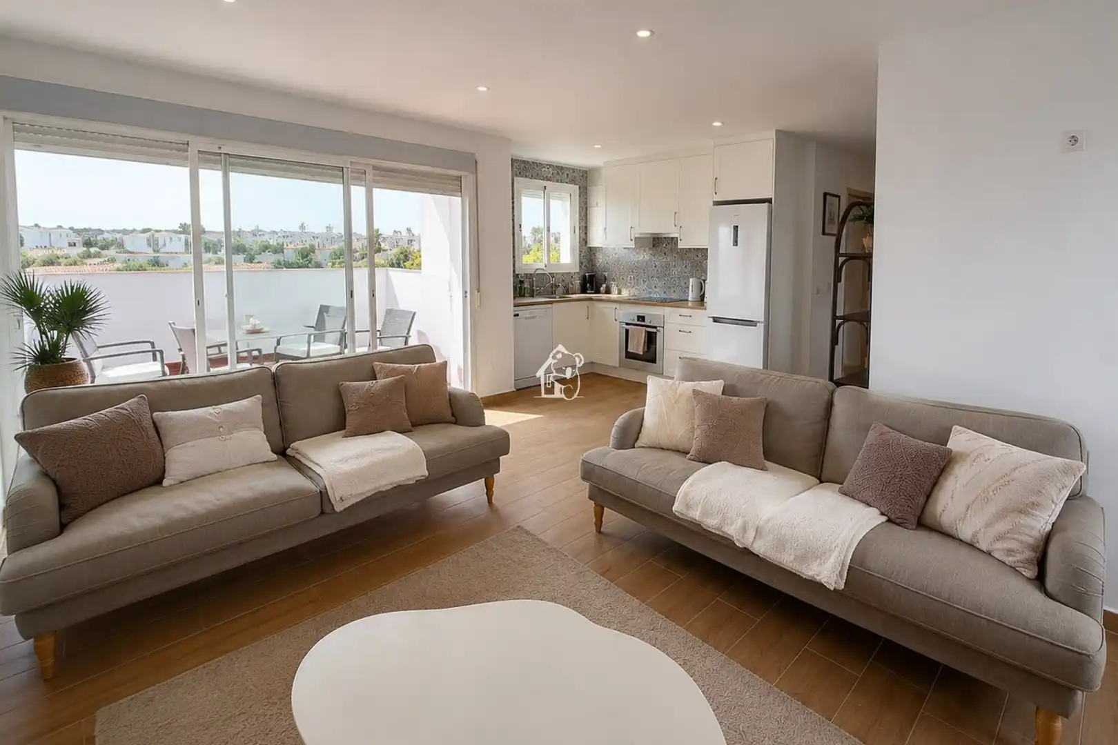 Sala de estar de Ático de alquiler en Orihuela con Terraza, Piscina y Amueblado