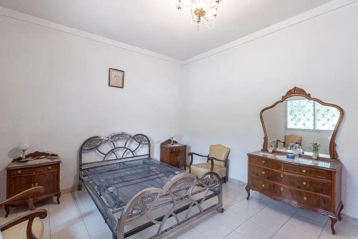 Dormitori de Casa o xalet en venda en Granada amb Jardí privat, Terrassa i Piscina