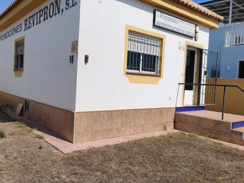 Außenansicht von Büro zur Miete in Torrevieja mit Klimaanlage und Terrasse