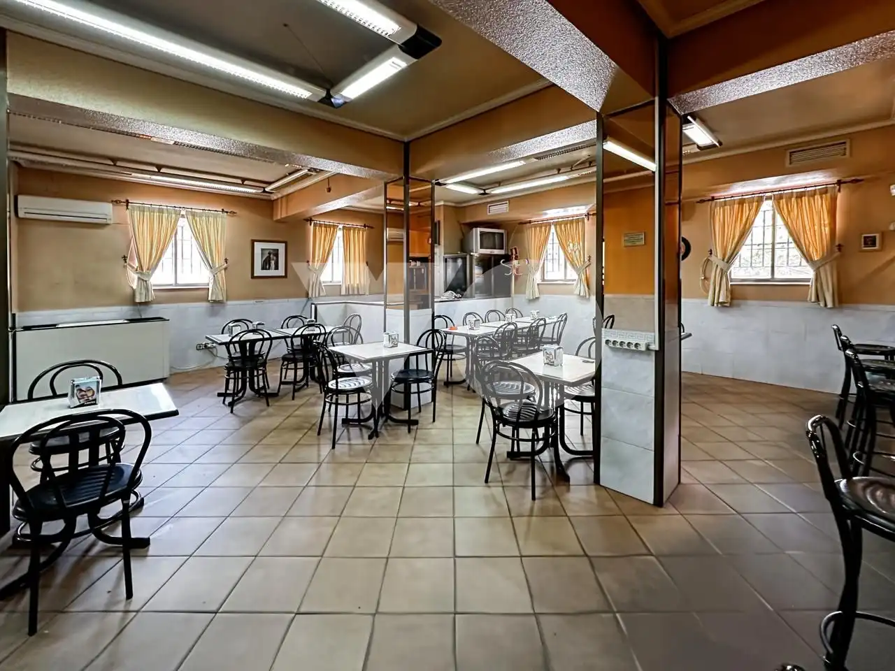 Local comercial en venda a Calle de Valdecanillas, imagen 6