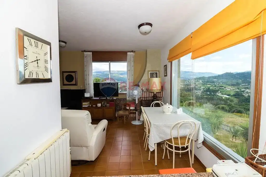 Sala d'estar de Casa o xalet en venda en As Neves   amb Calefacció, Jardí privat i Parquet