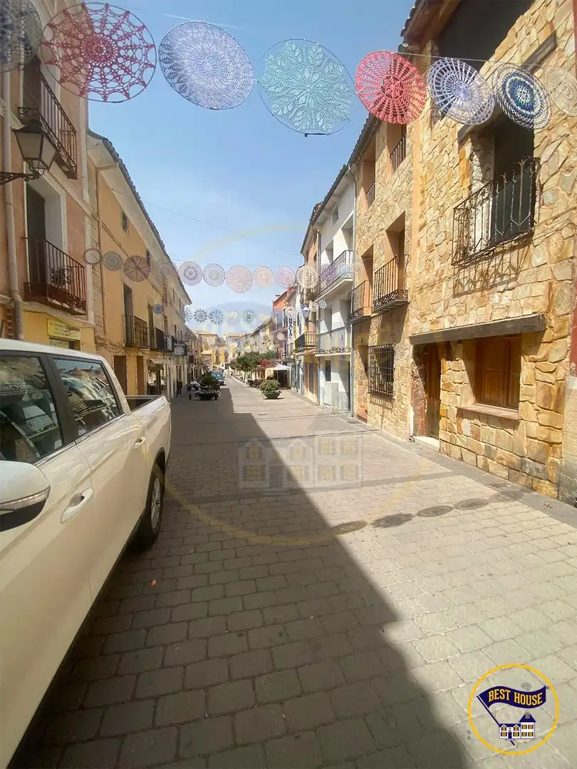 Vista exterior de Pis en venda en Priego amb Calefacció, Traster i Moblat