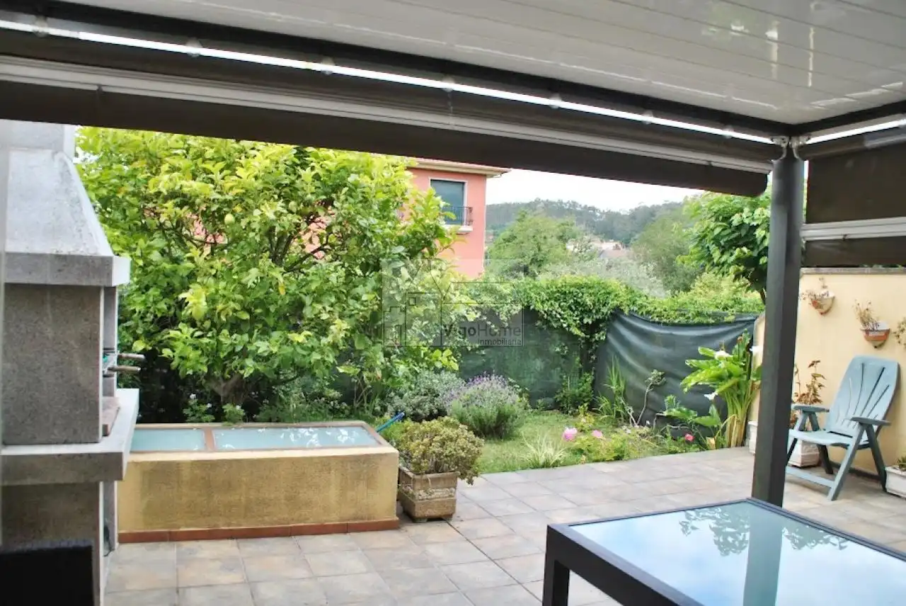 Terrace of Houses for sale in Cangas   with Heating, Private garden and Terrace