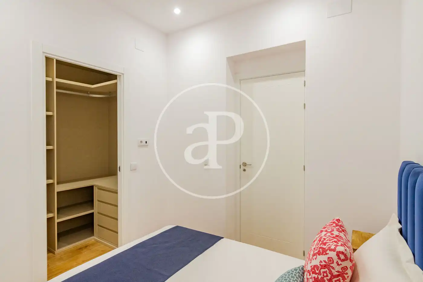 Bedroom of Flat for rent in Madrid  with Air Conditioner, Heating and Furnished