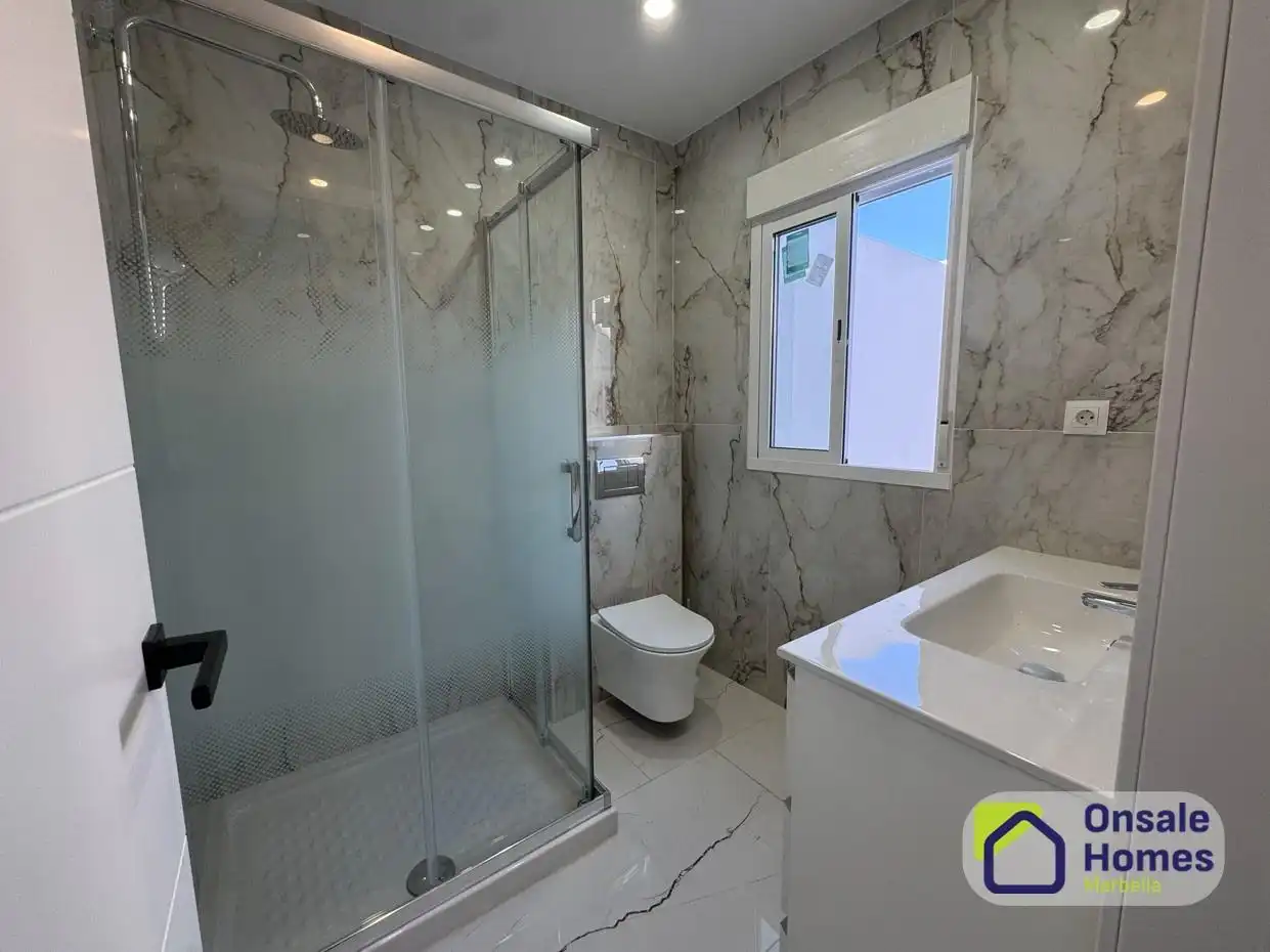 Baño de Apartamento en venta en Alhaurín El Grande con Aire acondicionado, Jardín privado y Terraza