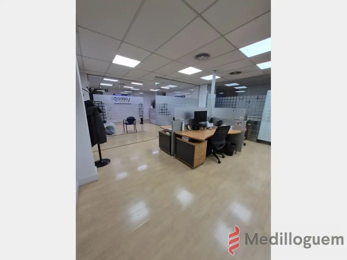 Oficina de alquiler en Les Corts