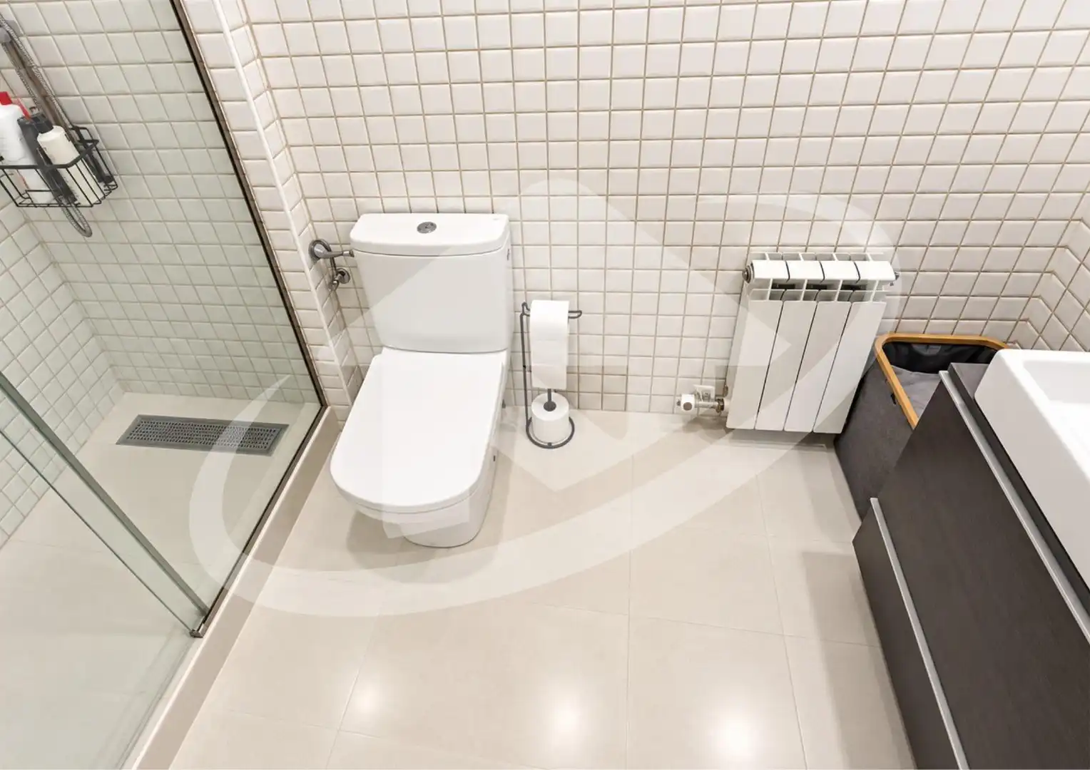 Bathroom of Flat for sale in Sabadell  with Parquet flooring